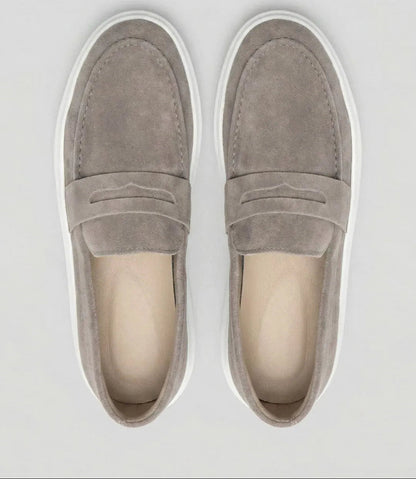 Mocassim Penny Loafer em Camurça