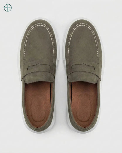 Mocassim Penny Loafer em Camurça